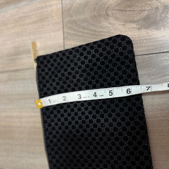 NWT Gucci Beauty velvet monogram pouch black - Picture 6 of 6